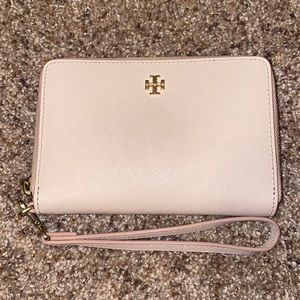 TORY BURCH WRISTLET!
